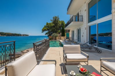 Luxury Villa Photo #34