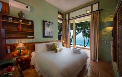 Luxury Villa Photo #18