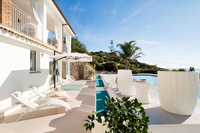 Luxury Villa Photo #5