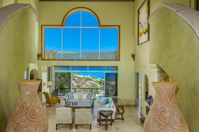 Luxury Villa Photo #17