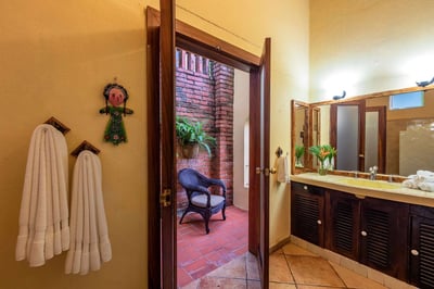 Luxury Villa Photo #43