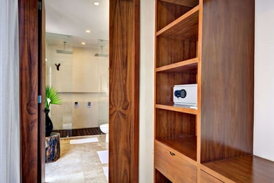 Luxury Villa Photo #24