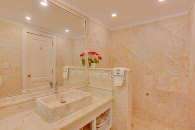 Luxury Villa Photo #37