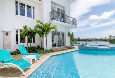 Luxury Villa Photo #14
