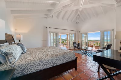 Luxury Villa Photo #23