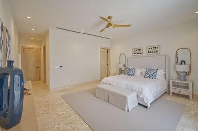 Luxury Villa Photo #24