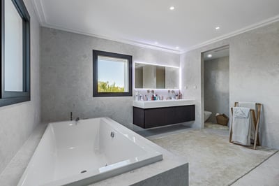 Luxury Villa Photo #30