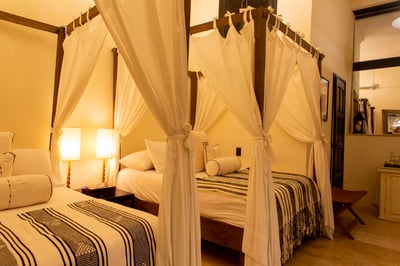 Luxury Villa Photo #32