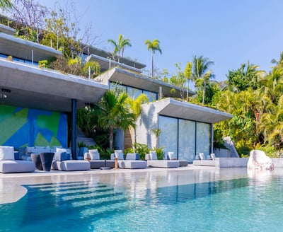 Luxury Villa Photo #3