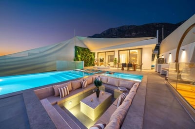 Luxury Villa Photo #2