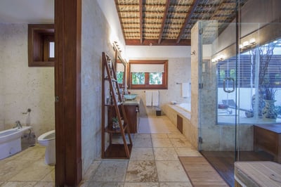 Luxury Villa Photo #26