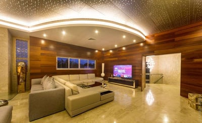 Luxury Villa Photo #17