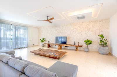 Luxury Villa Photo #21