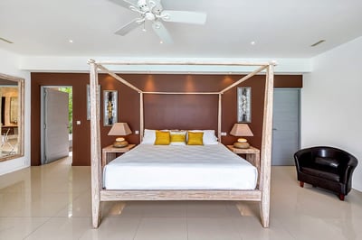 Luxury Villa Photo #36