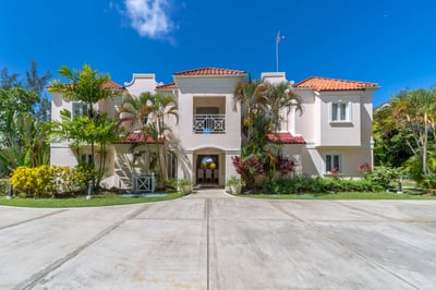 Luxury Villa Photo #6