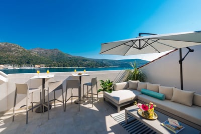 Luxury Villa Photo #18