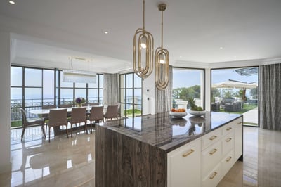 Luxury Villa Photo #6