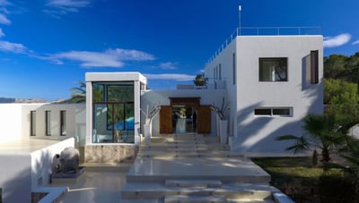 Luxury Villa Photo #3