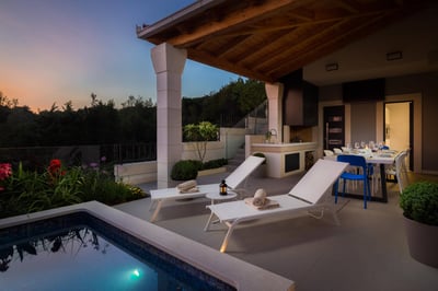 Luxury Villa Photo #19