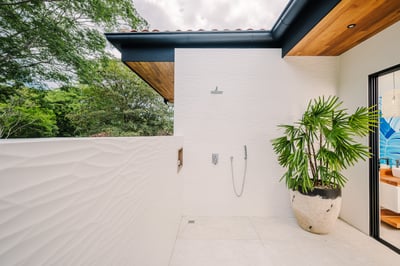 Primary Suite 2 Private Ensuite - Level 2