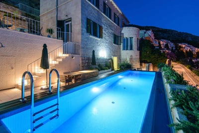 Luxury Villa Photo #4