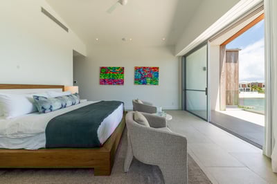 Luxury Villa Photo #35