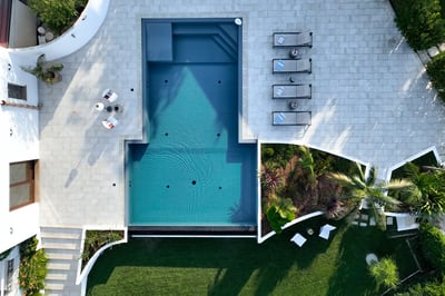 Luxury Villa Photo #4