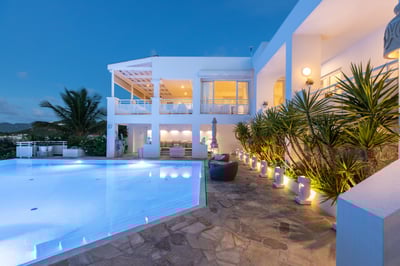 Luxury Villa Photo #5