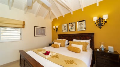 Bedroom 1: King size bed, air conditioning, ceiling fan, safe, large dressing room. Ensuite bathroom