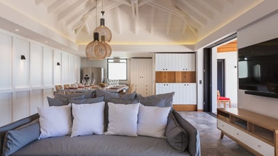 Luxury Villa Photo #30