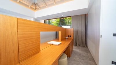Luxury Villa Photo #26