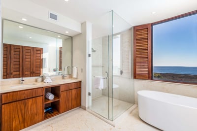 Luxury Villa Photo #32