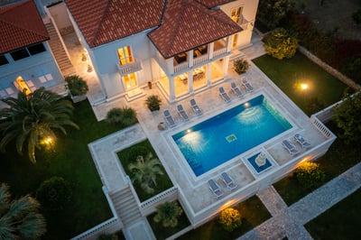 Luxury Villa Photo #9