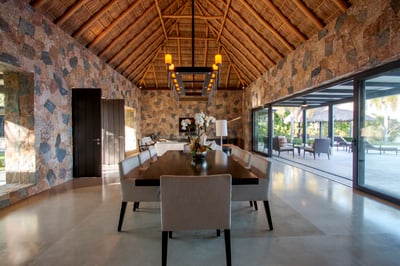 Luxury Villa Photo #13