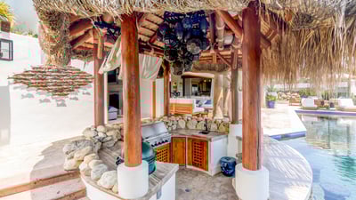 Luxury Villa Photo #7