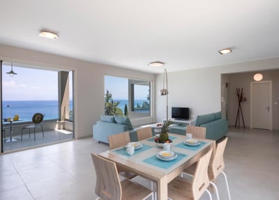 Luxury Villa Photo #8