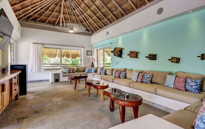 Luxury Villa Photo #10