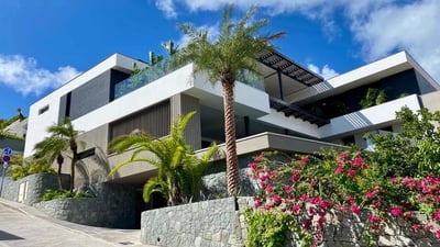 Luxury Villa Photo #13