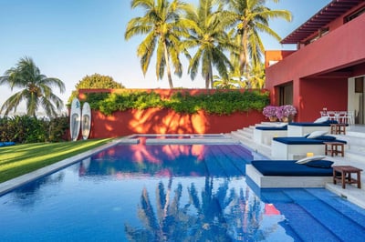 Luxury Villa Photo #3