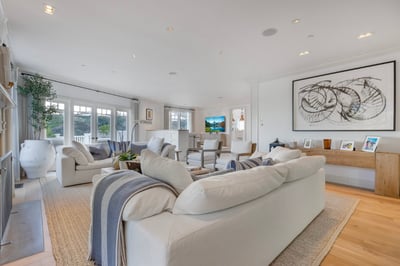Luxury Villa Photo #16