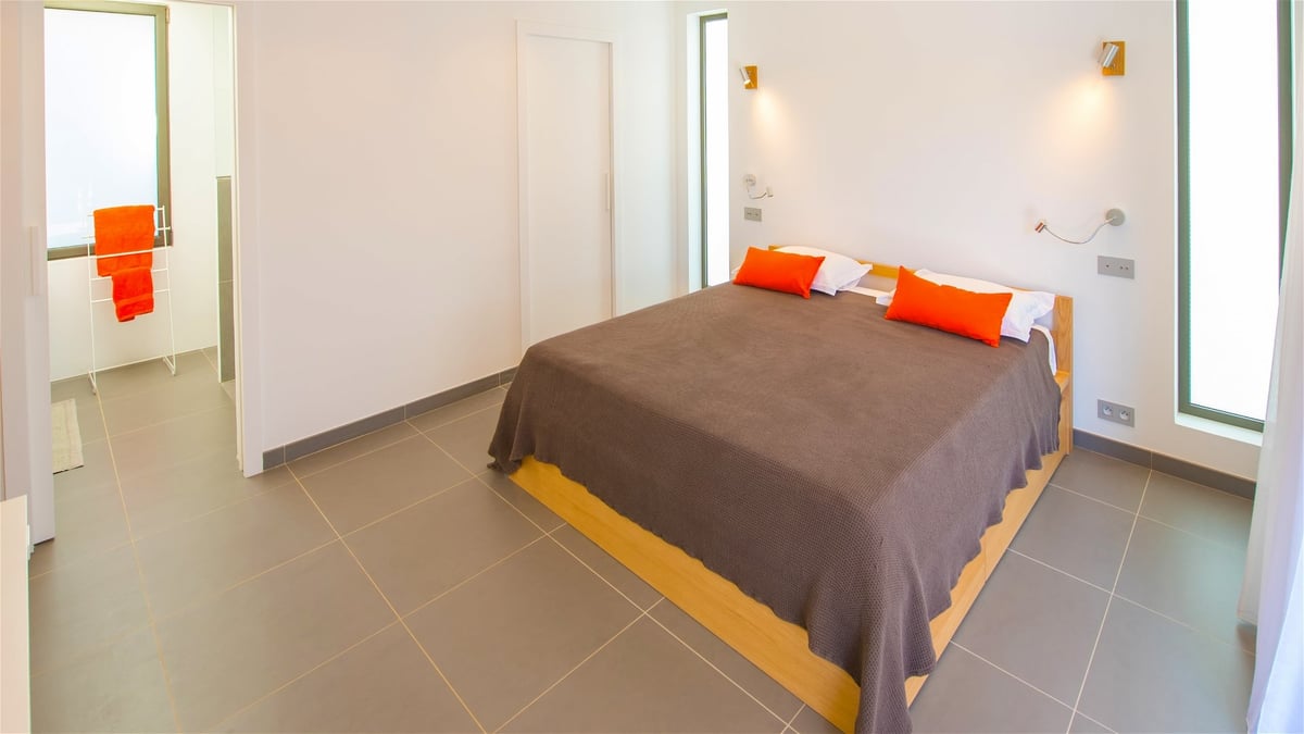 Bedroom 1 - Image 41