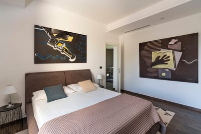 Luxury Villa Photo #42