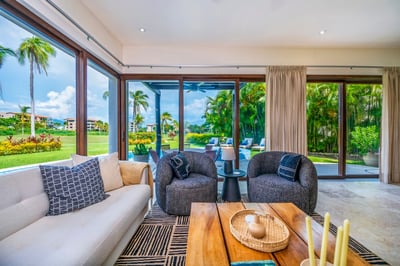 Luxury Villa Photo #20