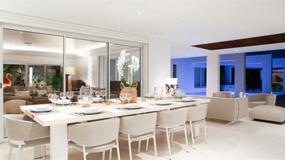 Kitchen & Dining Area