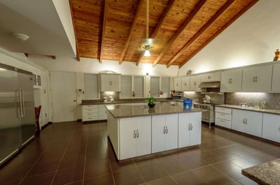 Luxury Villa Photo #12