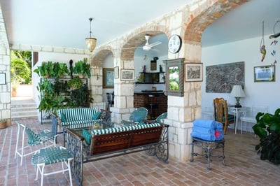 Luxury Villa Photo #11