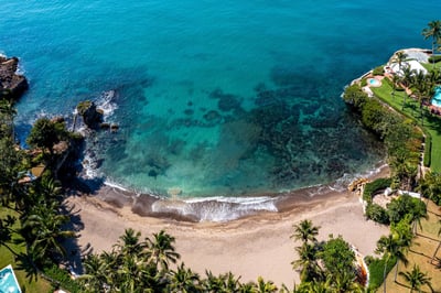 Luxury Villa Photo #3