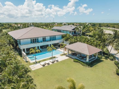 Luxury Villa Photo #2