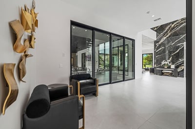 Luxury Villa Photo #28