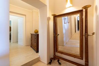 Luxury Villa Photo #37